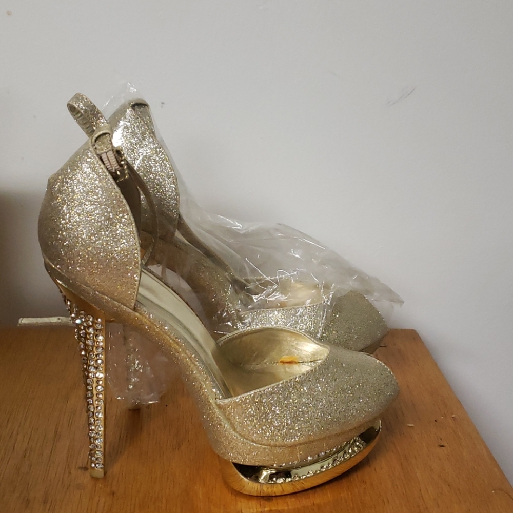 All star gold pumps